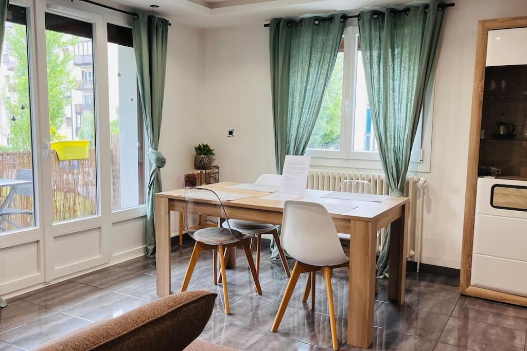 Appartement Proche Centre Ville Avec Parking Gratuit Annecy Kültér fotó